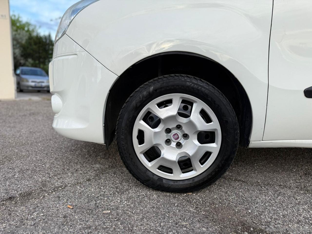 FIAT Doblò 1.4 16V Emotion