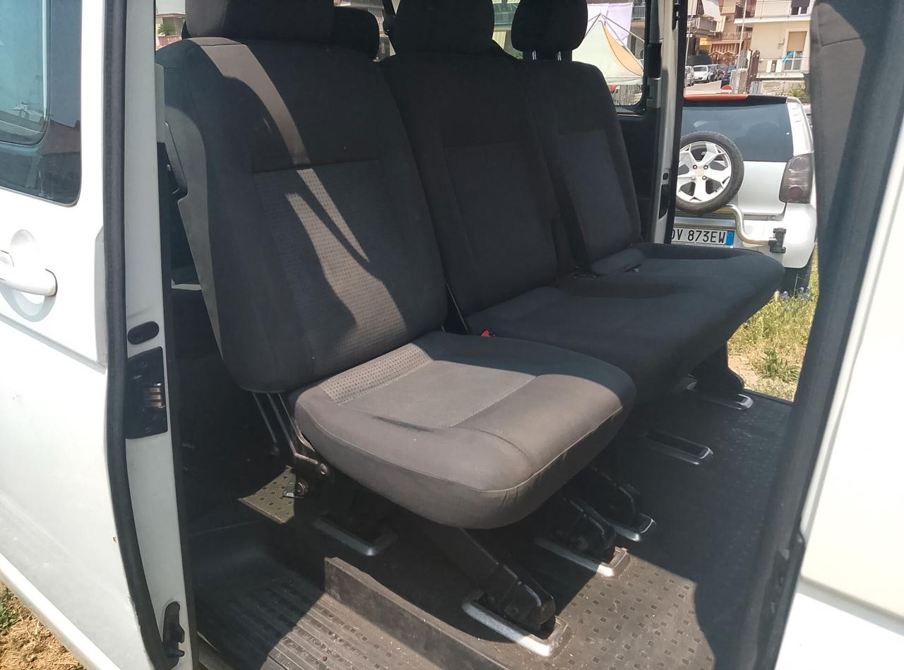 Volkswagen Transporter 2.5 TDI/130CV 9 posti anno 2007