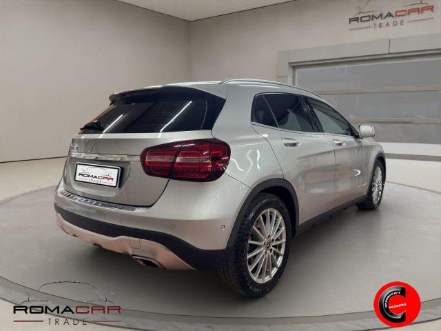 MERCEDES-BENZ GLA 180 AUTOMATICA! PELLE FARI LED NAVI SENSORI TELECAMERA