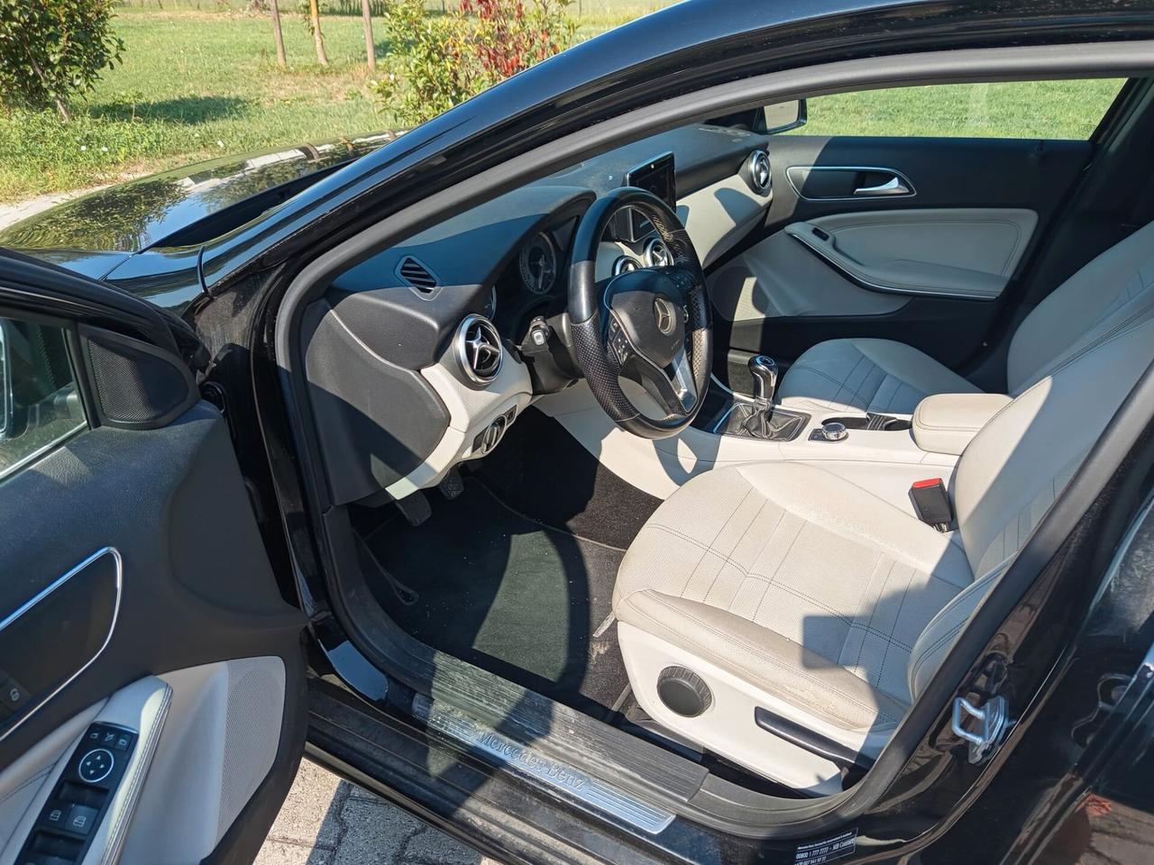 Mercedes-benz A 180 BlueEFFICIENCY Premium