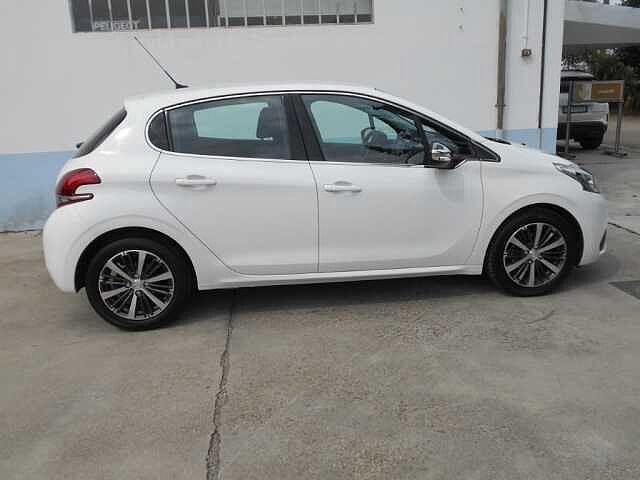 Peugeot 208 HDi 100 5 porte Allure