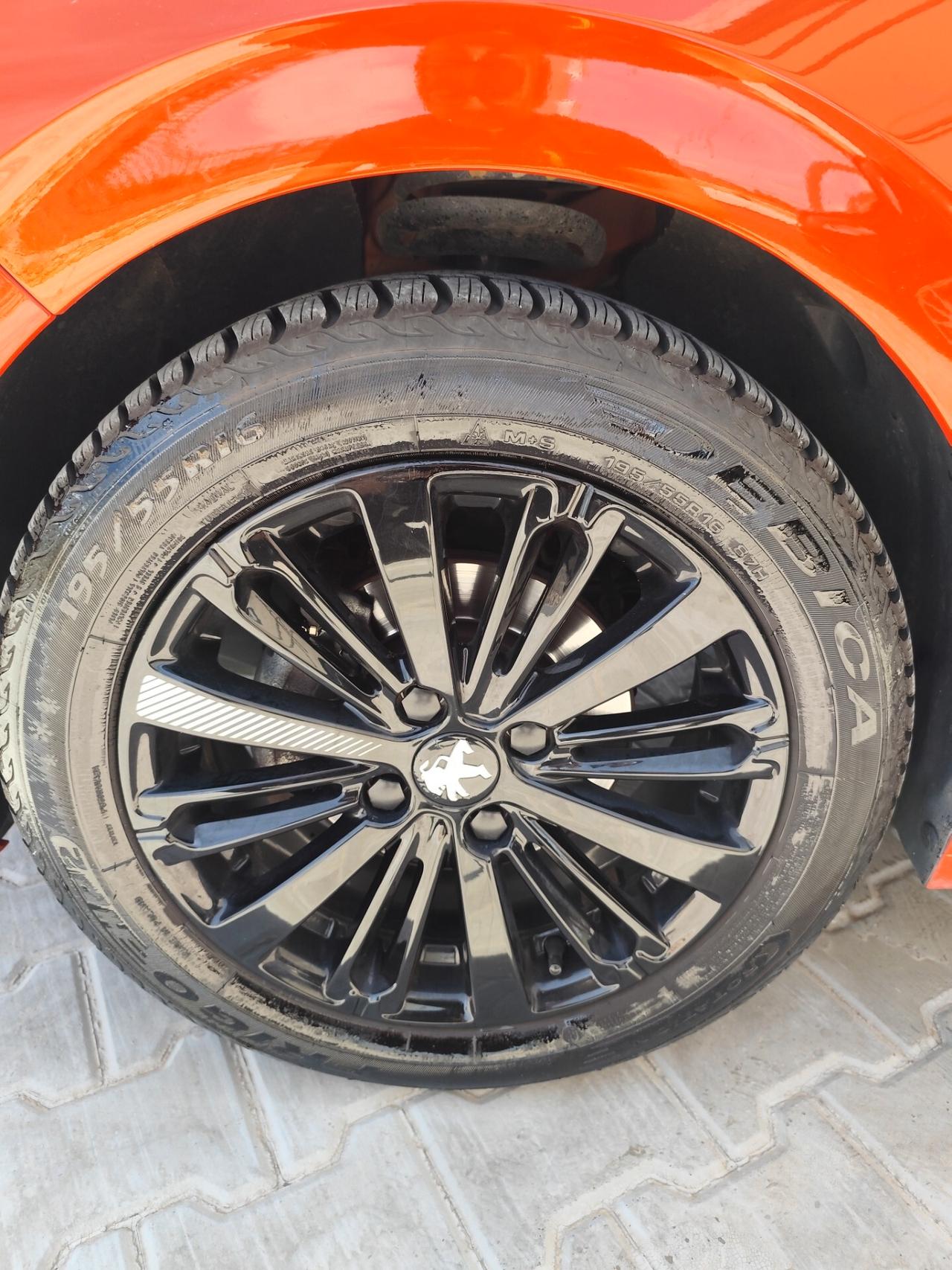 Peugeot 208 BlueHDi 75 5 porte Allure