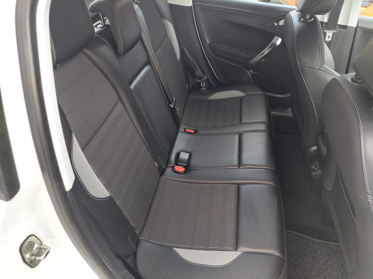 Peugeot 2008 BlueHDi 100cv Allure