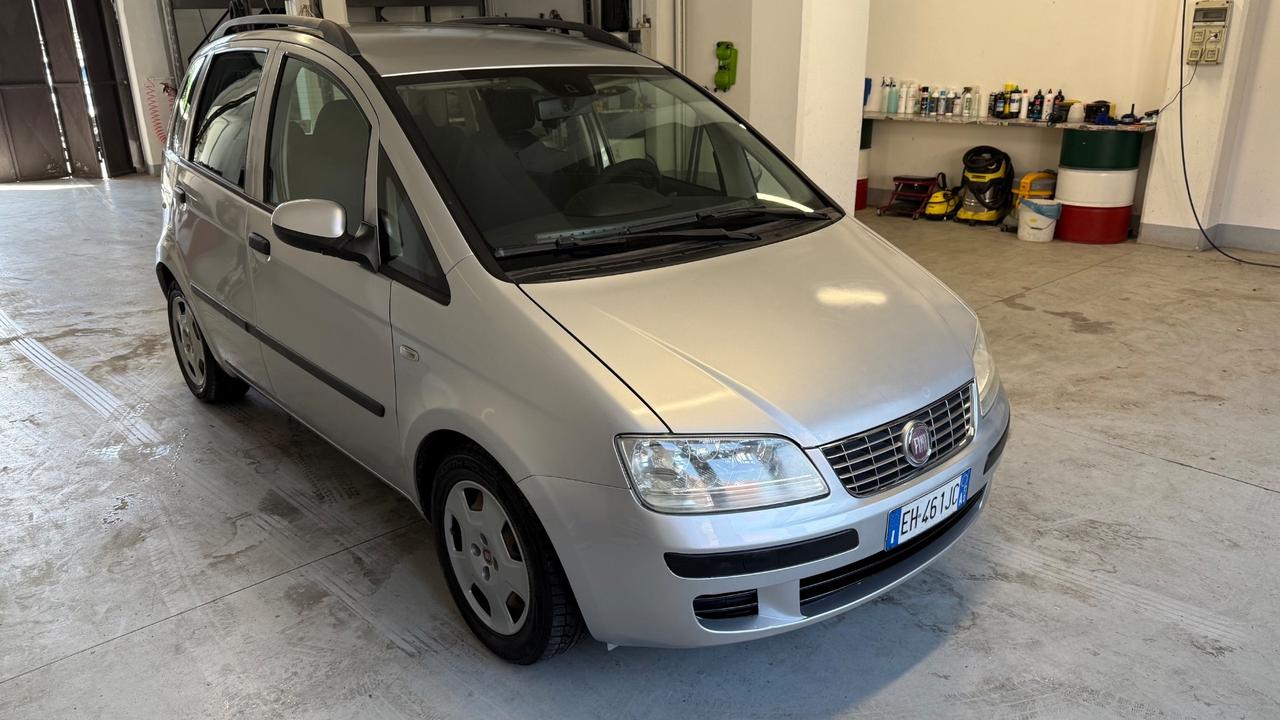 Fiat Idea 1.4 16V S&S Emotion