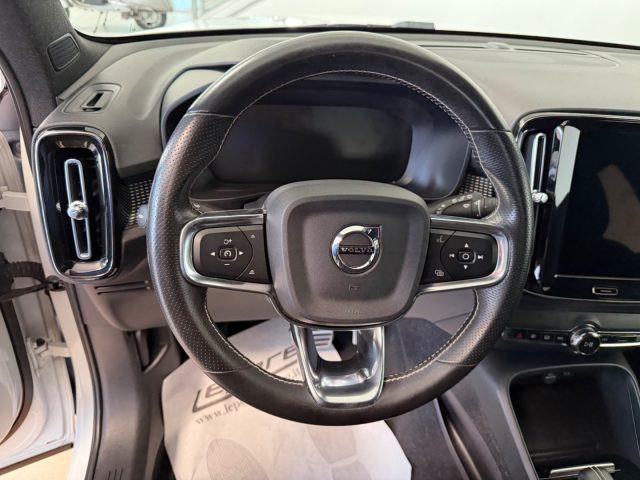 VOLVO XC40 T5 Recharge Plug-in Hybrid R-design