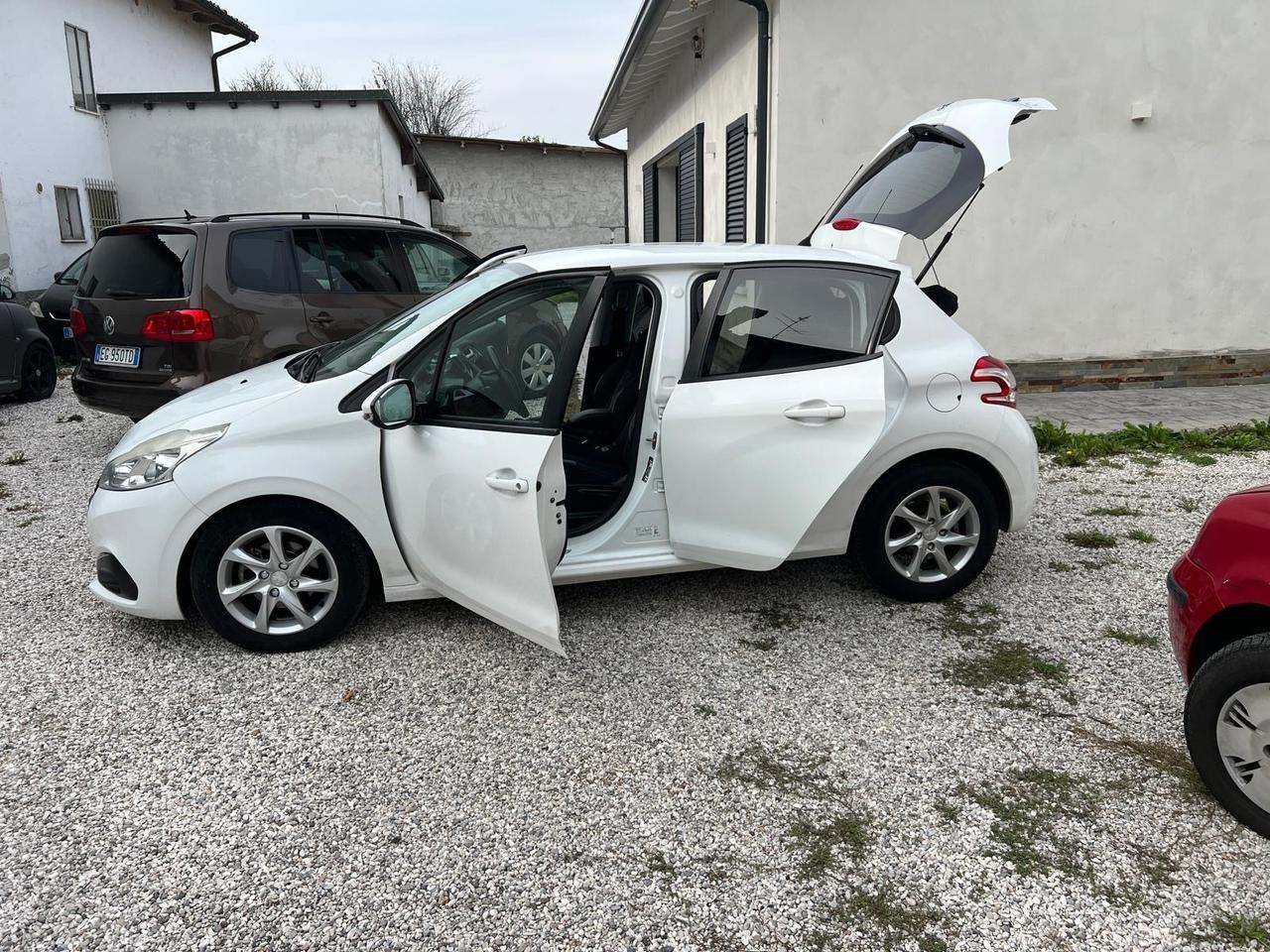 Peugeot 208 1.6 e-HDi 92 CV Stop&Start 5 porte Allure