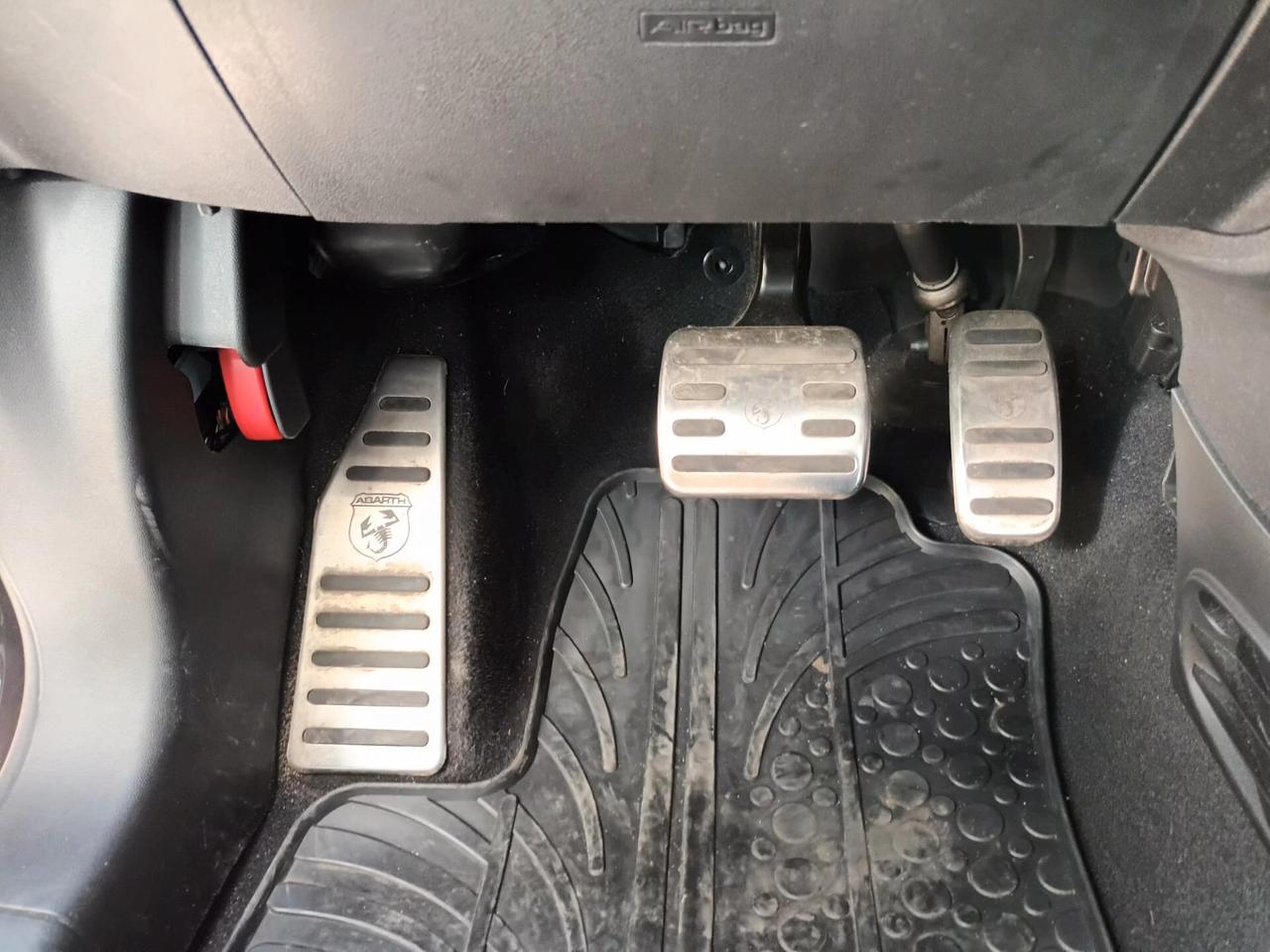 Abarth 695 Cabrio 1.4 Turbo T-Jet 180 CV Auto