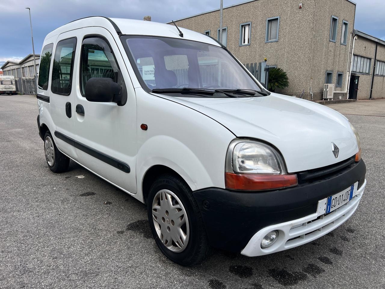 Renault Kangoo 1.4 cat Proactive cambio automatico