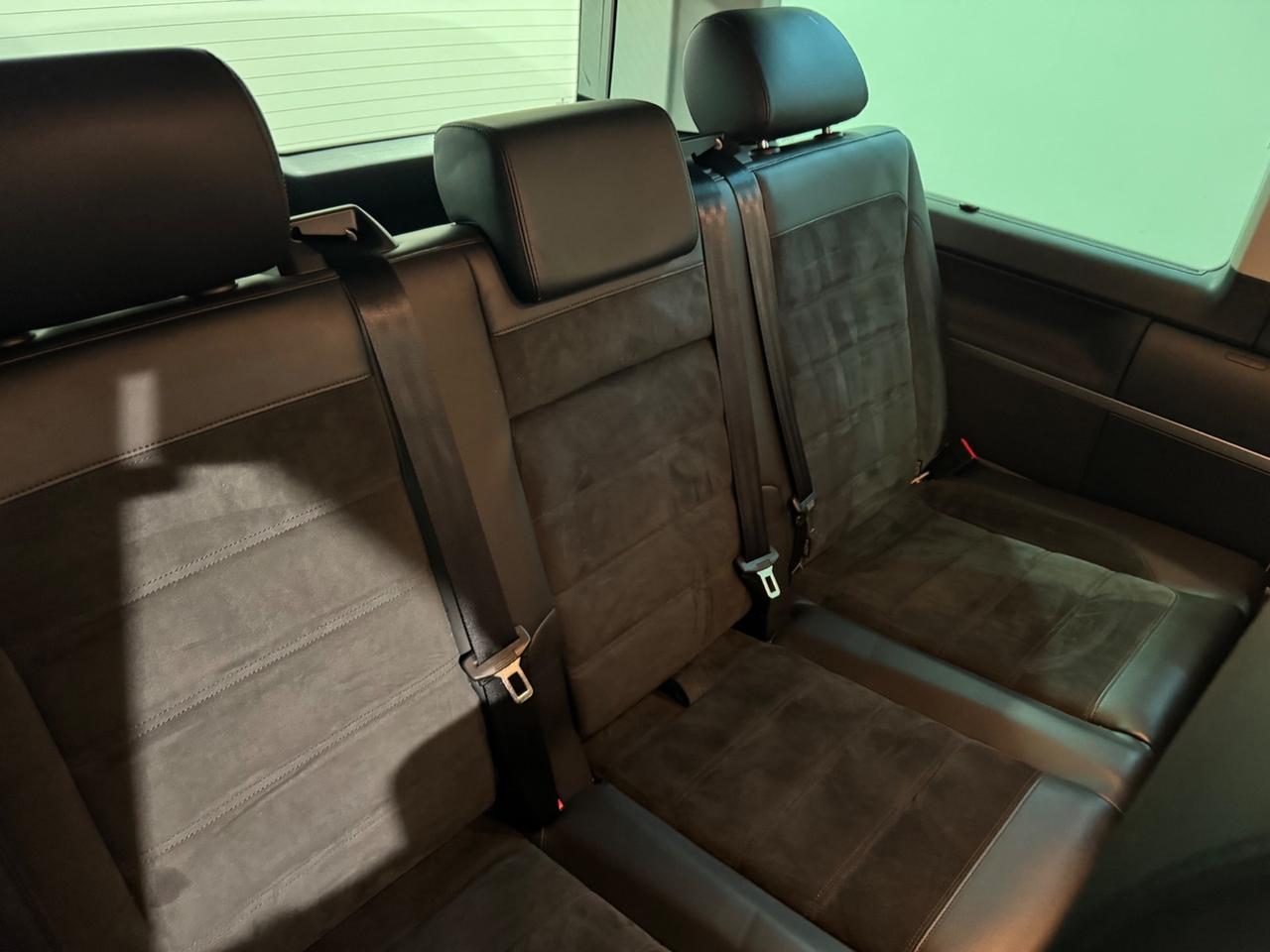 Volkswagen Multivan 2.0 TDI 199CV DSG 4Motion Highline Generation Six