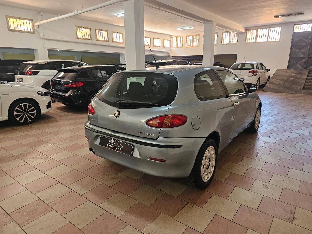 Alfa Romeo 147 1.6i 16V Twin Spark cat 3p. Distinctive