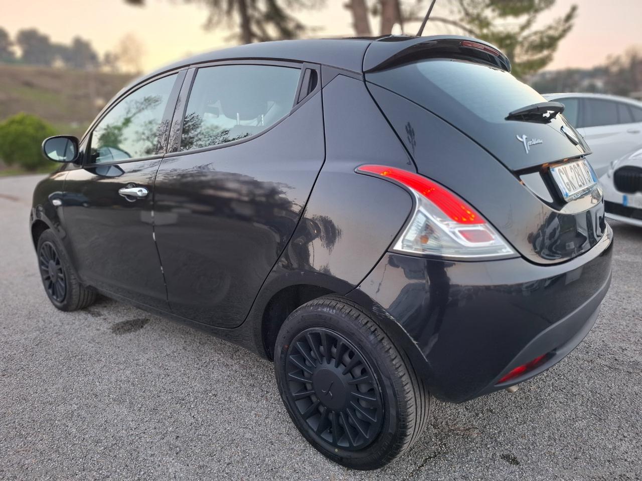LANCIA Ypsilon 1.0 FireFly 5p.S&S Hybrid Silver