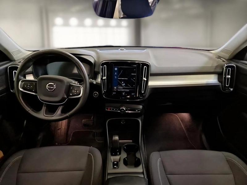 VOLVO XC40 T3 automatico Momentum Pro