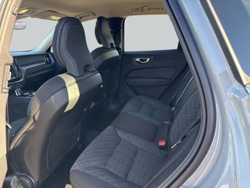 Volvo XC60 2.0 b5 Core awd auto