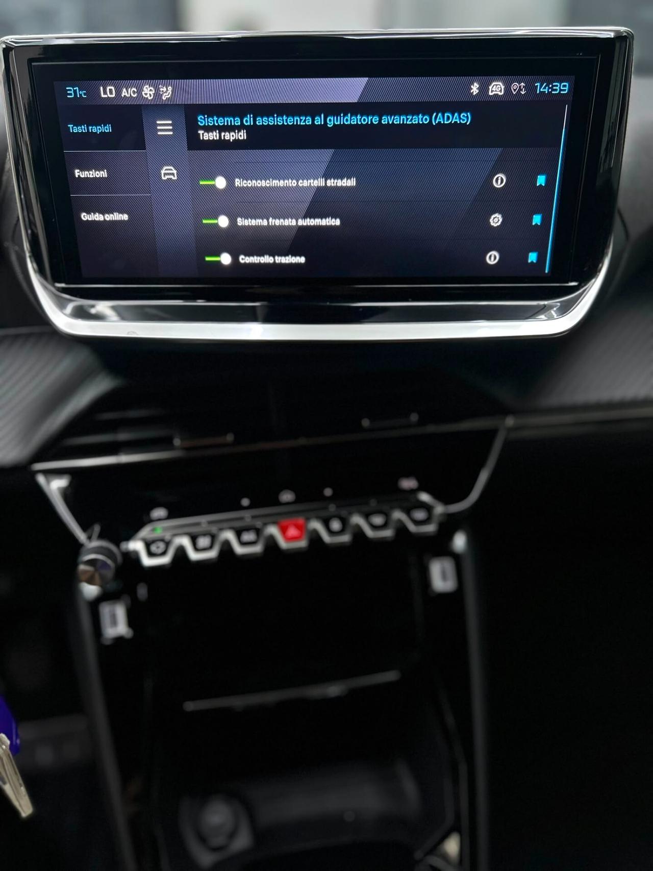 Peugeot 2008 PureTech 1.2 Benzina 100 cv S&S Allure
