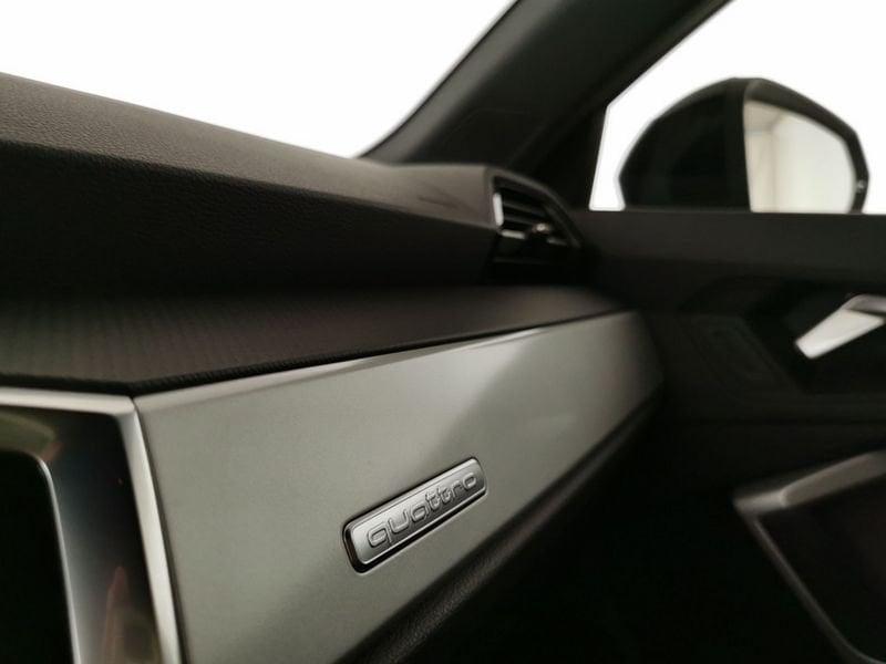 Audi Q3 40 2.0 tfsi Identity Black quattro s-tronic