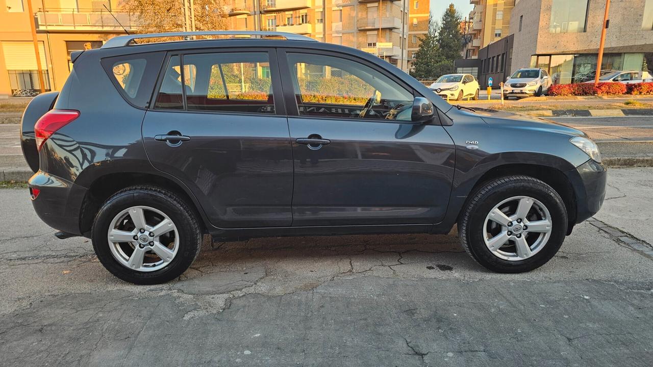 Toyota RAV 4 RAV4 2.2 D-4D 136 CV Luxury