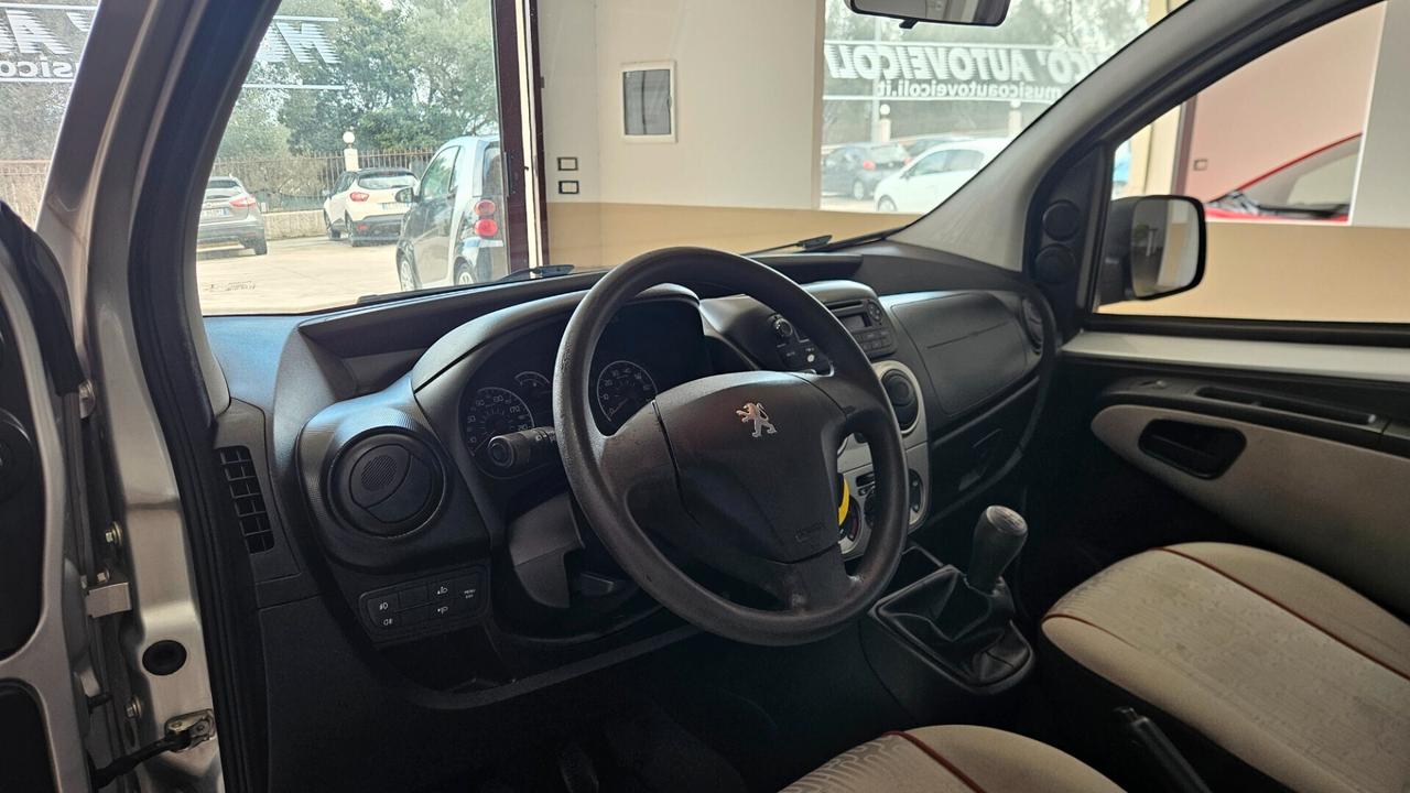 Peugeot Bipper Pegeout bipper 5 posti