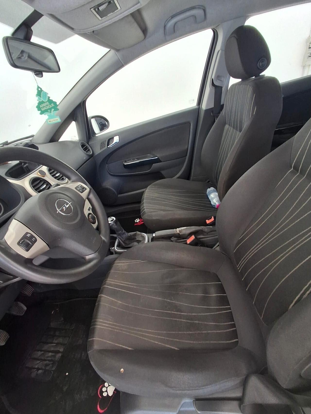 Opel Corsa 1.2 5 porte Cosmo