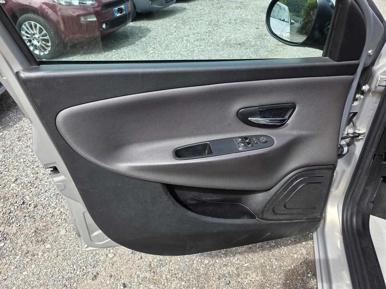 Lancia Ypsilon 1.2 69 CV 5 porte UNICO PROPRIETARIO