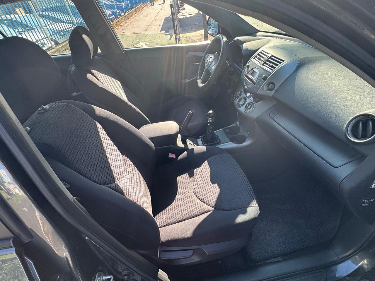 Toyota RAV 4 2.2 D 177 CV Luxury 4x4