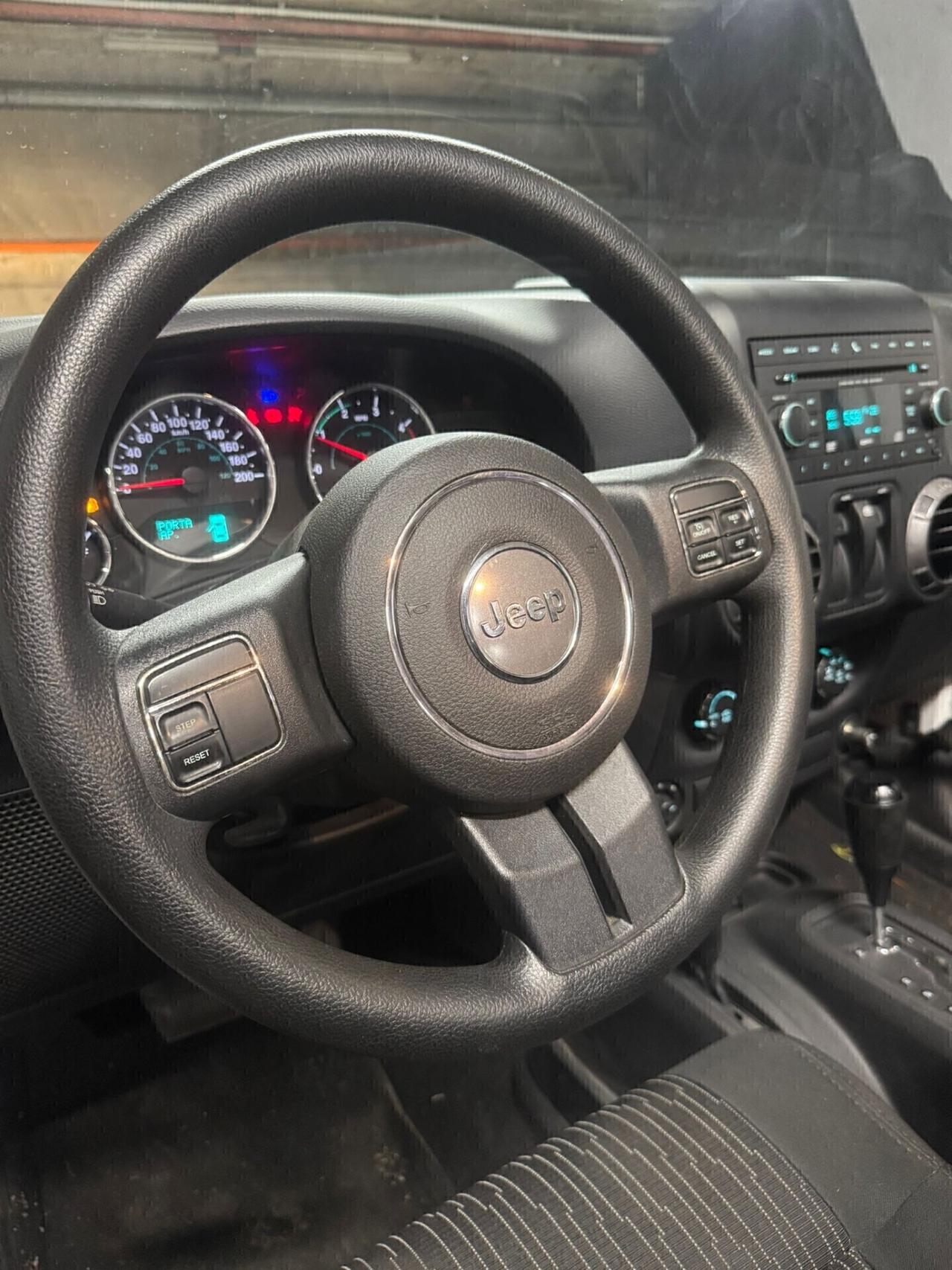Jeep Wrangler 2.8 CRD DPF Sahara Auto 2013