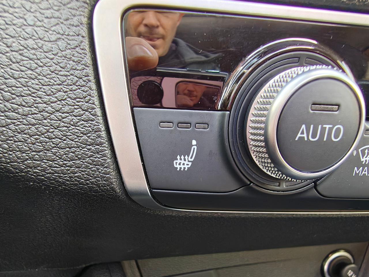 Audi Q2 35 TDI S tronic Identity Black