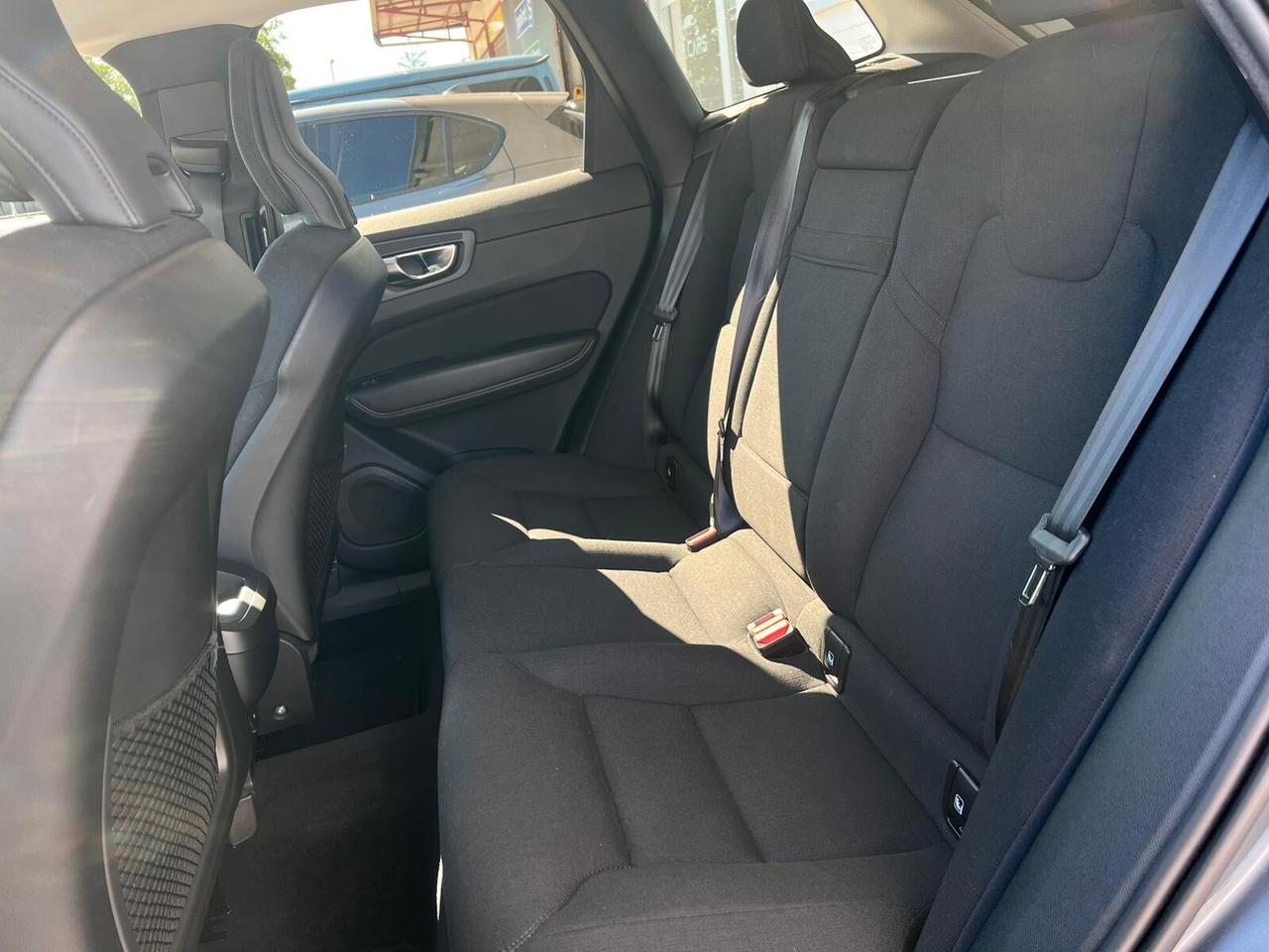 Volvo XC 60 XC60 B4 (d) AWD Geartronic Momentum Pro