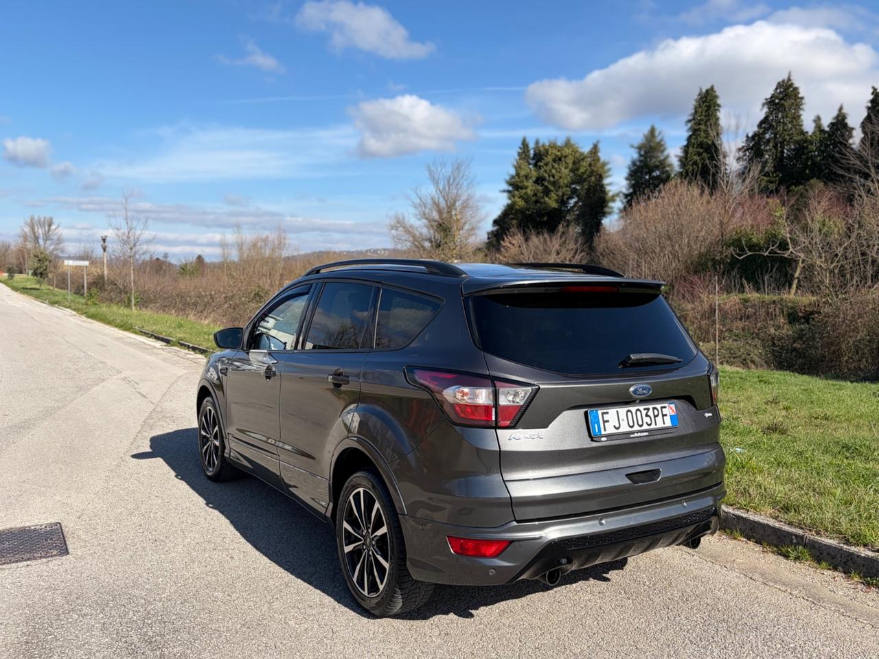 Ford Kuga 1.5 TDCI 120 CV S&S 2WD ST-Line