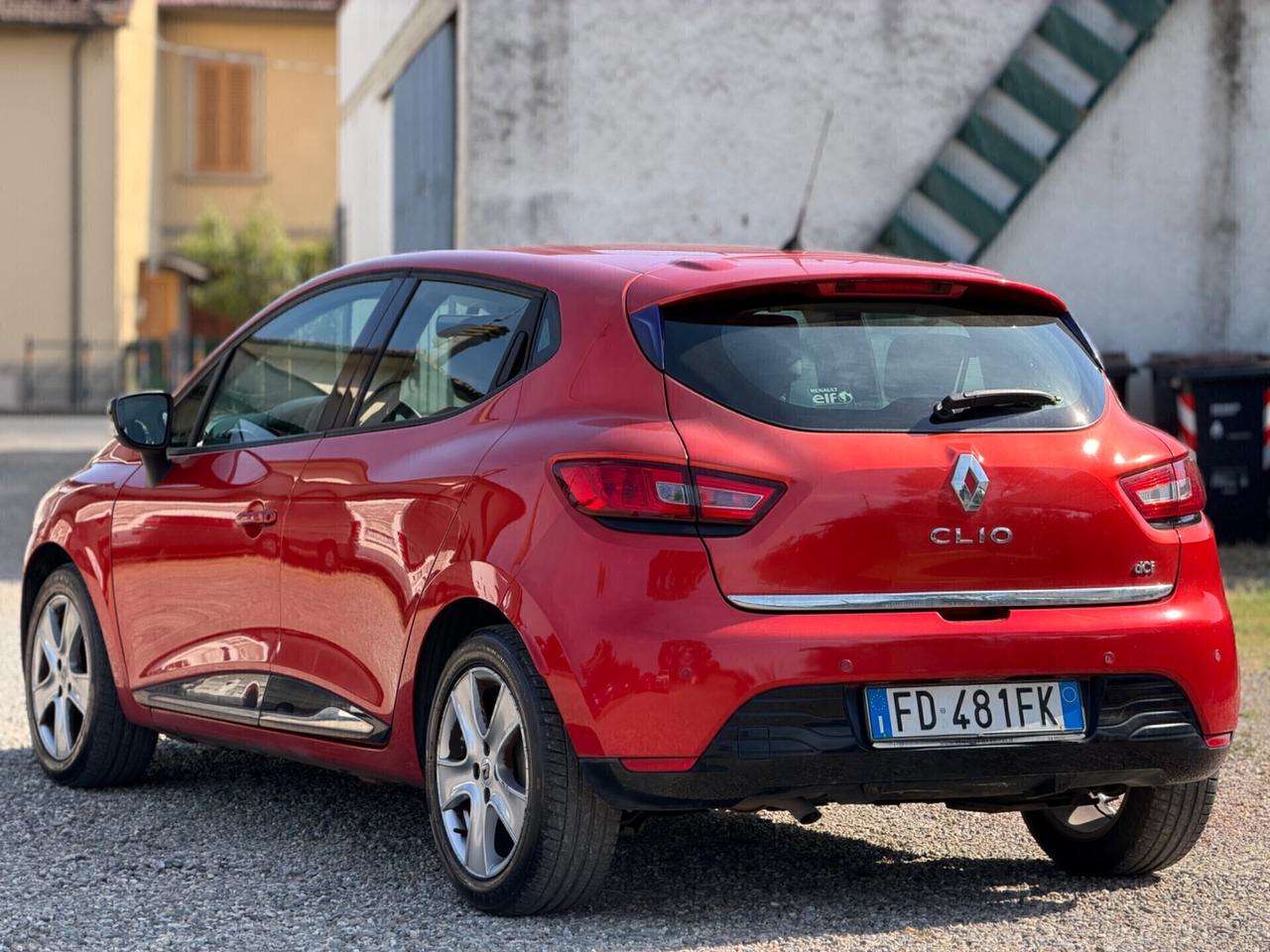 Renault Clio dCi 8V 75 CV Start&Stop 5 porte Energy Duel