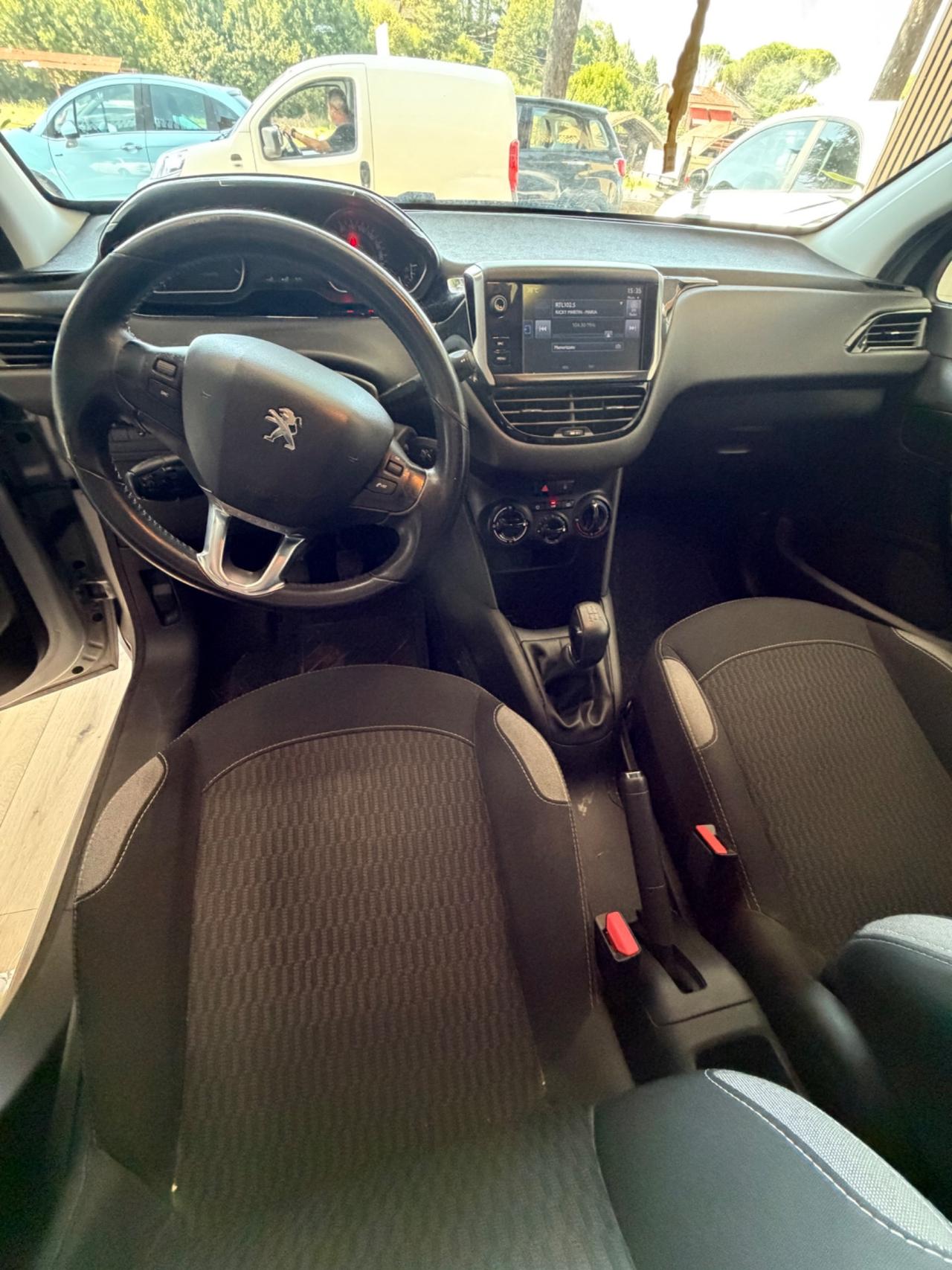 Peugeot 208 PureTech 82 5 porte Allure