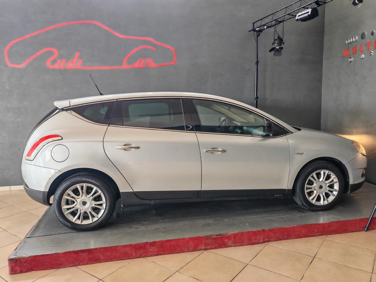 Lancia Delta 1.6 MJT DPF Silver