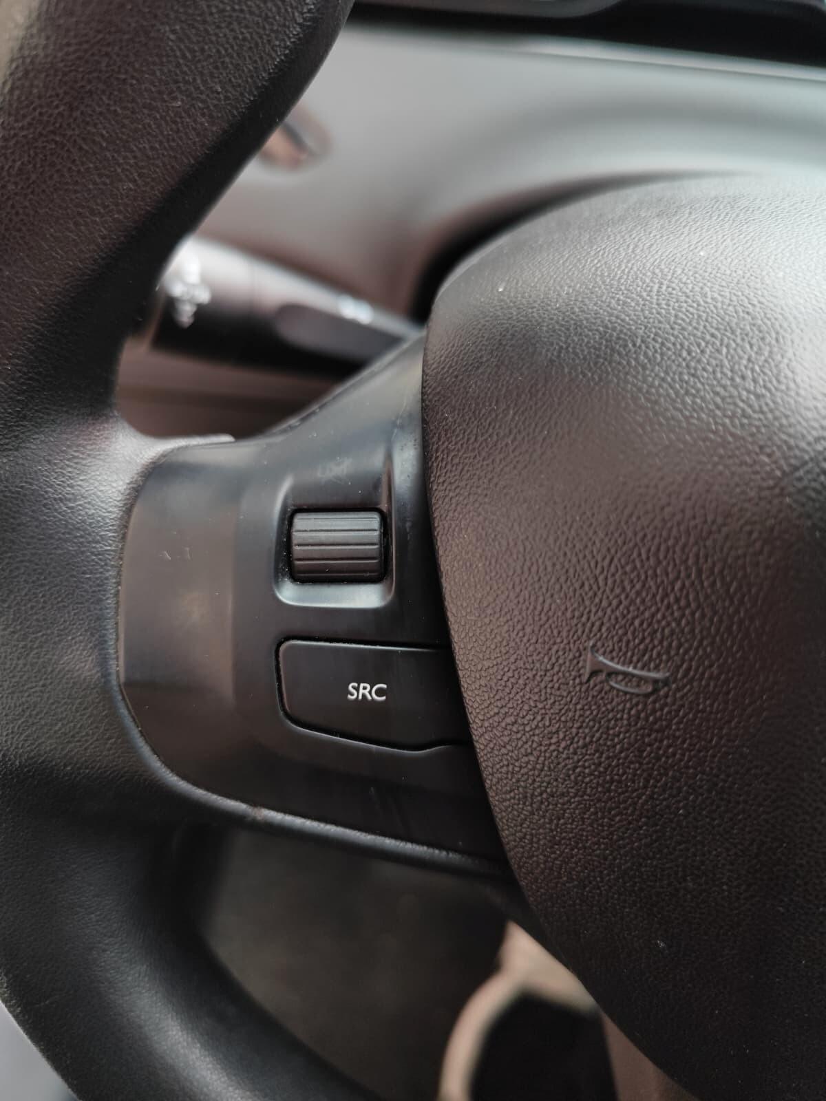 Peugeot 208 1.4 HDi 68 CV 5 porte Allure