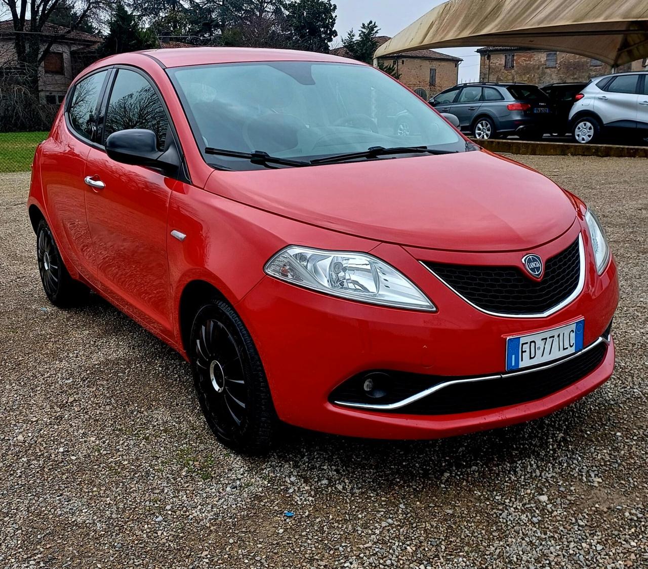 Lancia Ypsilon 1.2 69 CV 5 porte Platinum