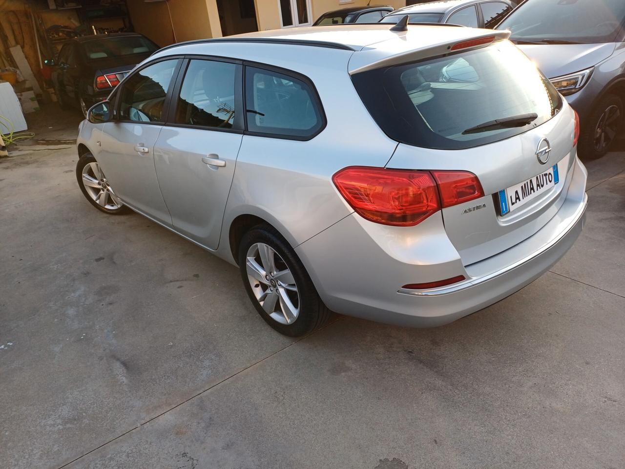 Opel Astra 1.4 Turbo 140CV Sports Tourer GPL Tech Elective