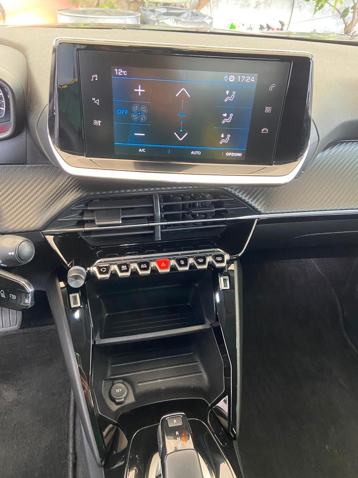 Peugeot 2008 PureTech 130 S&S EAT8 Active Pack