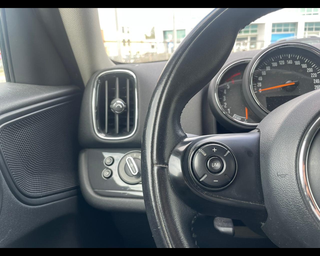 MINI Mini Countrym.(F60) - Mini 1.5 One D Countryman