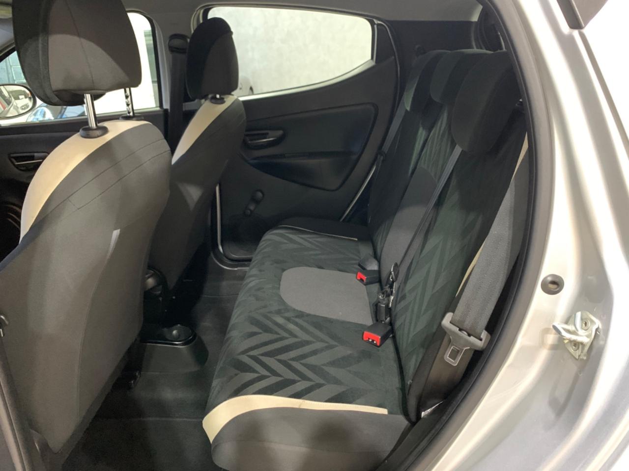 Lancia Ypsilon 1.2 69 CV 5 porte Platinum