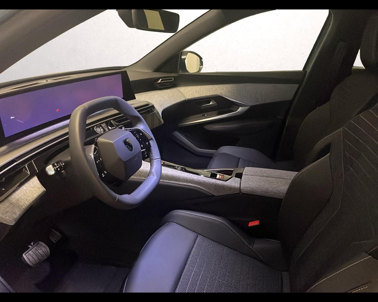 PEUGEOT Nuovo 3008 ALLURE - Hybrid 136 E-DCS6