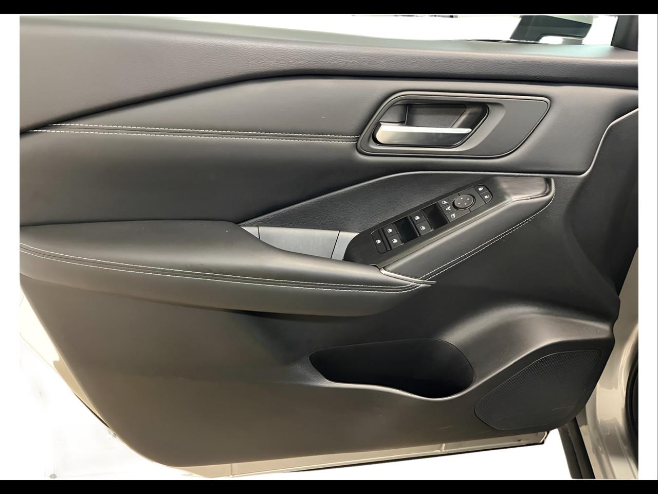 NISSAN QASHQAI N-CONNECTA MHYB 140CV