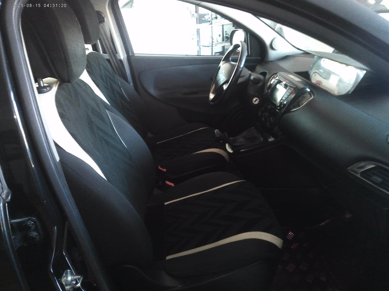 Lancia Ypsilon 1.2 69 CV 5 porte Gold