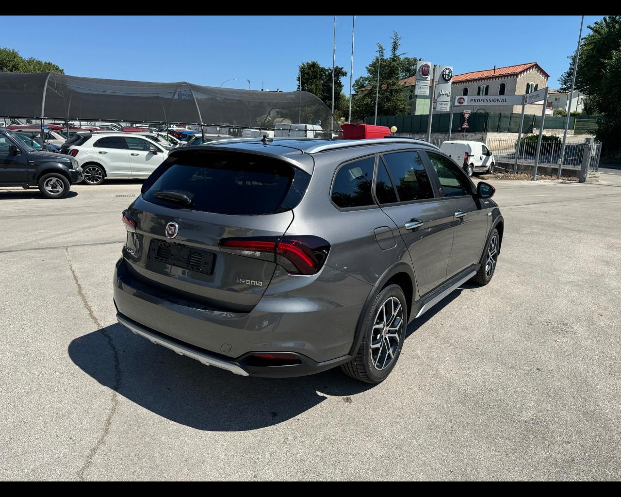 FIAT Tipo Station Wagon My22 1.5 Hybrid 130cv Dct Sw Red