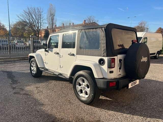 Jeep Wrangler Unlimited 2.8 CRD DPF Sahara Auto