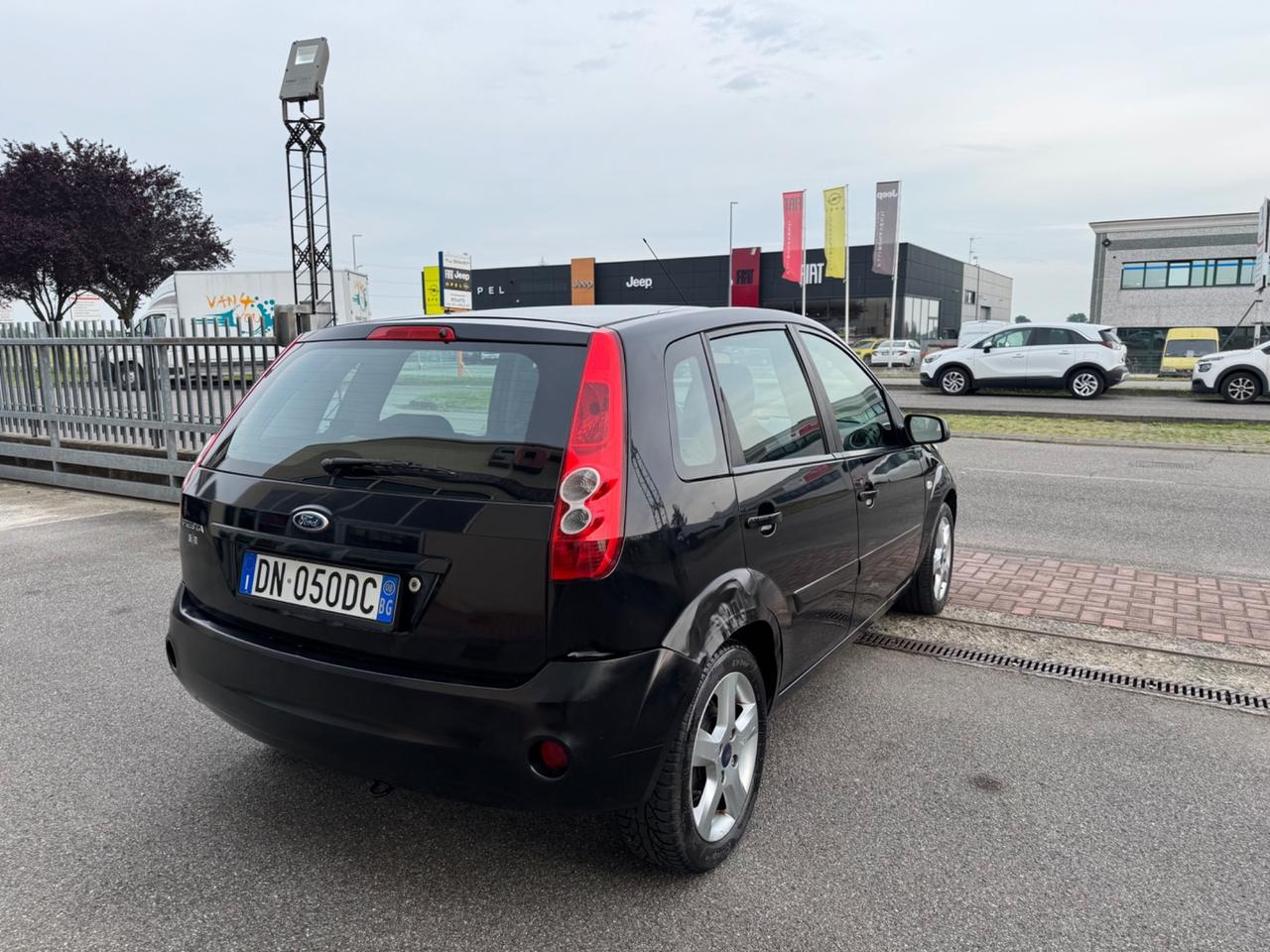 Ford Fiesta 1.2 Benzina. Ok Neopatentati