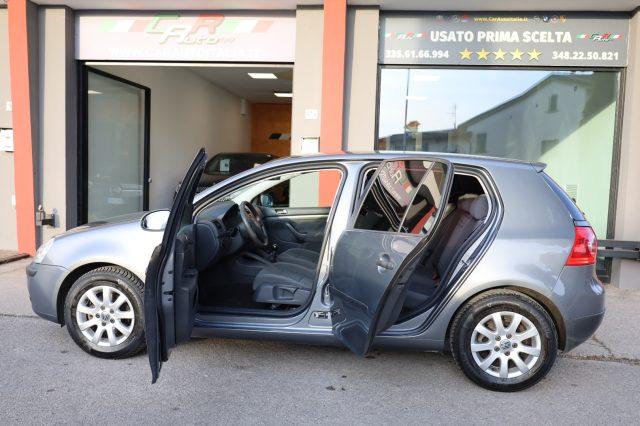 VOLKSWAGEN Golf V 1.6 Benzina 5 Porte Comfortline per NEOPATENTATI