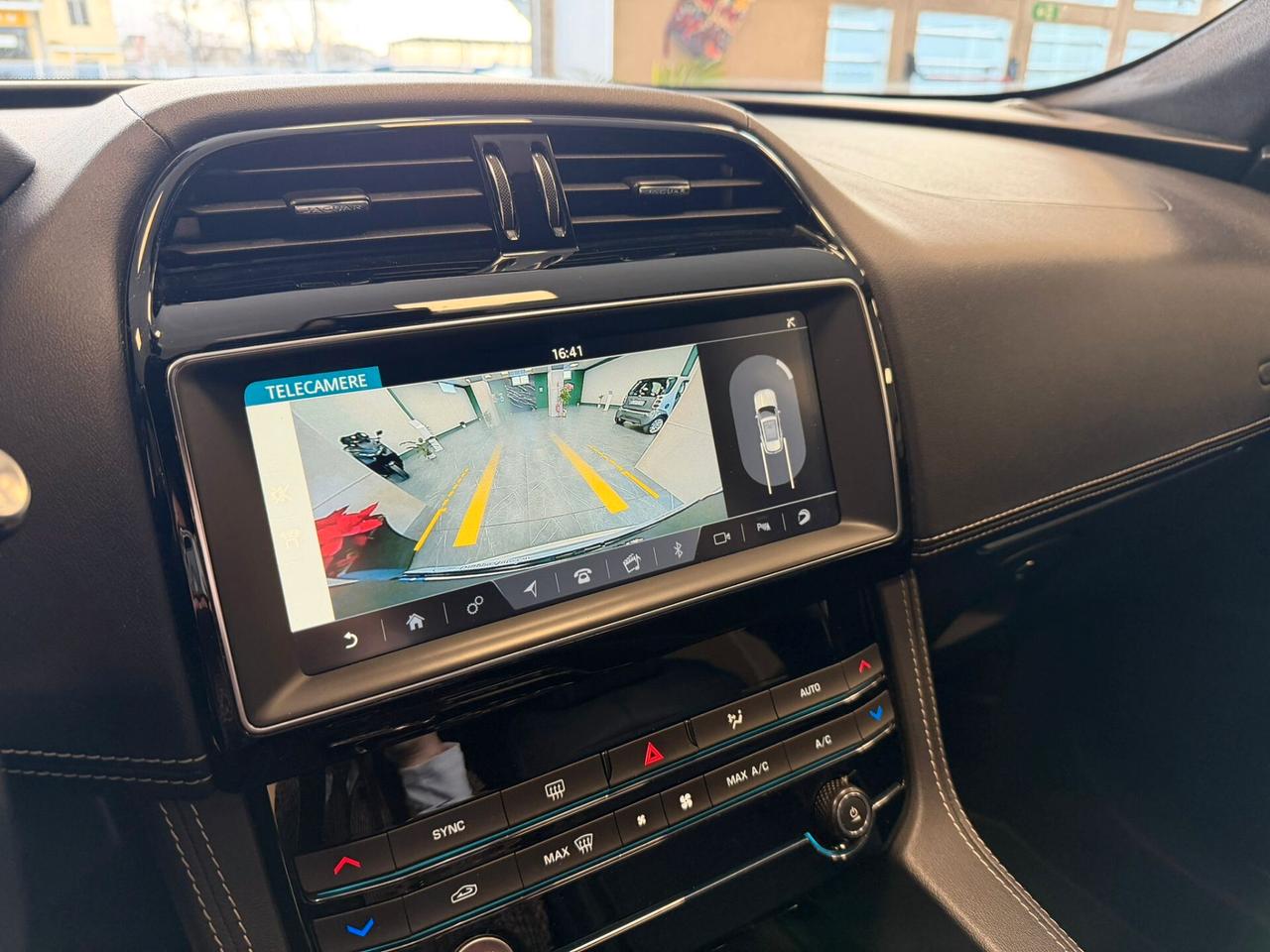 Jaguar F-Pace 2.0 D 180 CV AWD aut. R-Sport