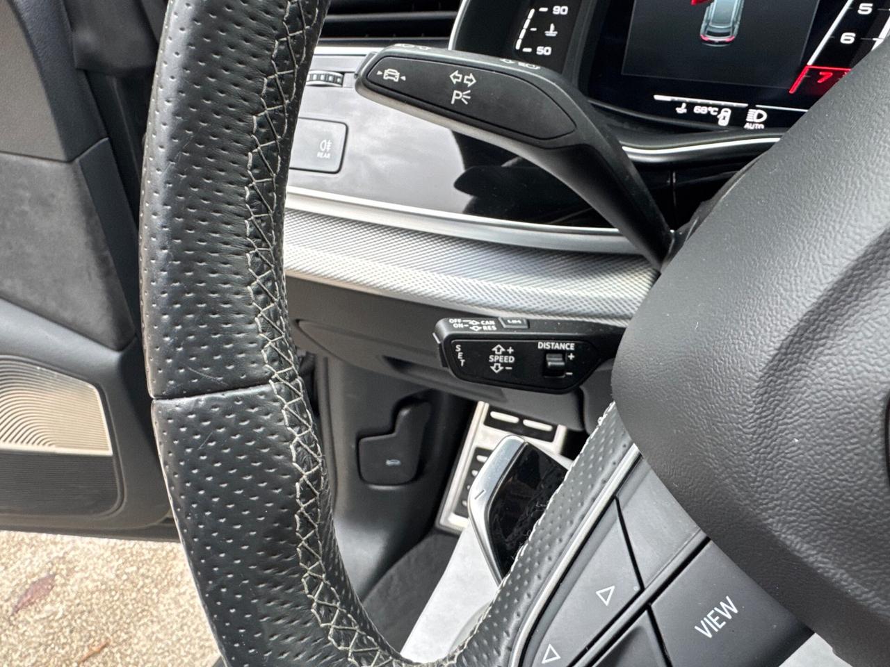 Audi Q8 RS TFSI V8 quattro tiptronic