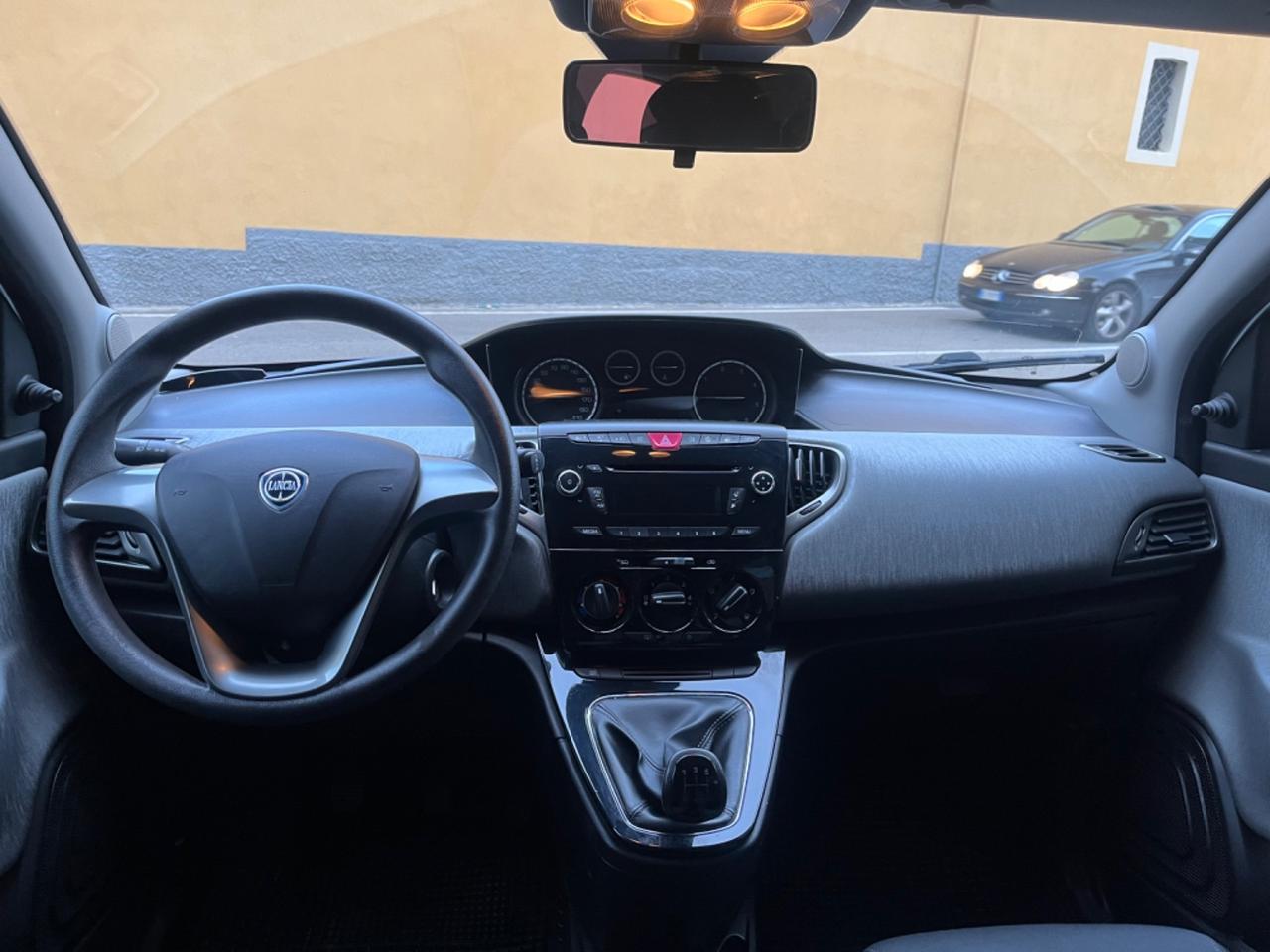 Lancia Ypsilon 1.3 MJT 16V 95 CV 5 porte