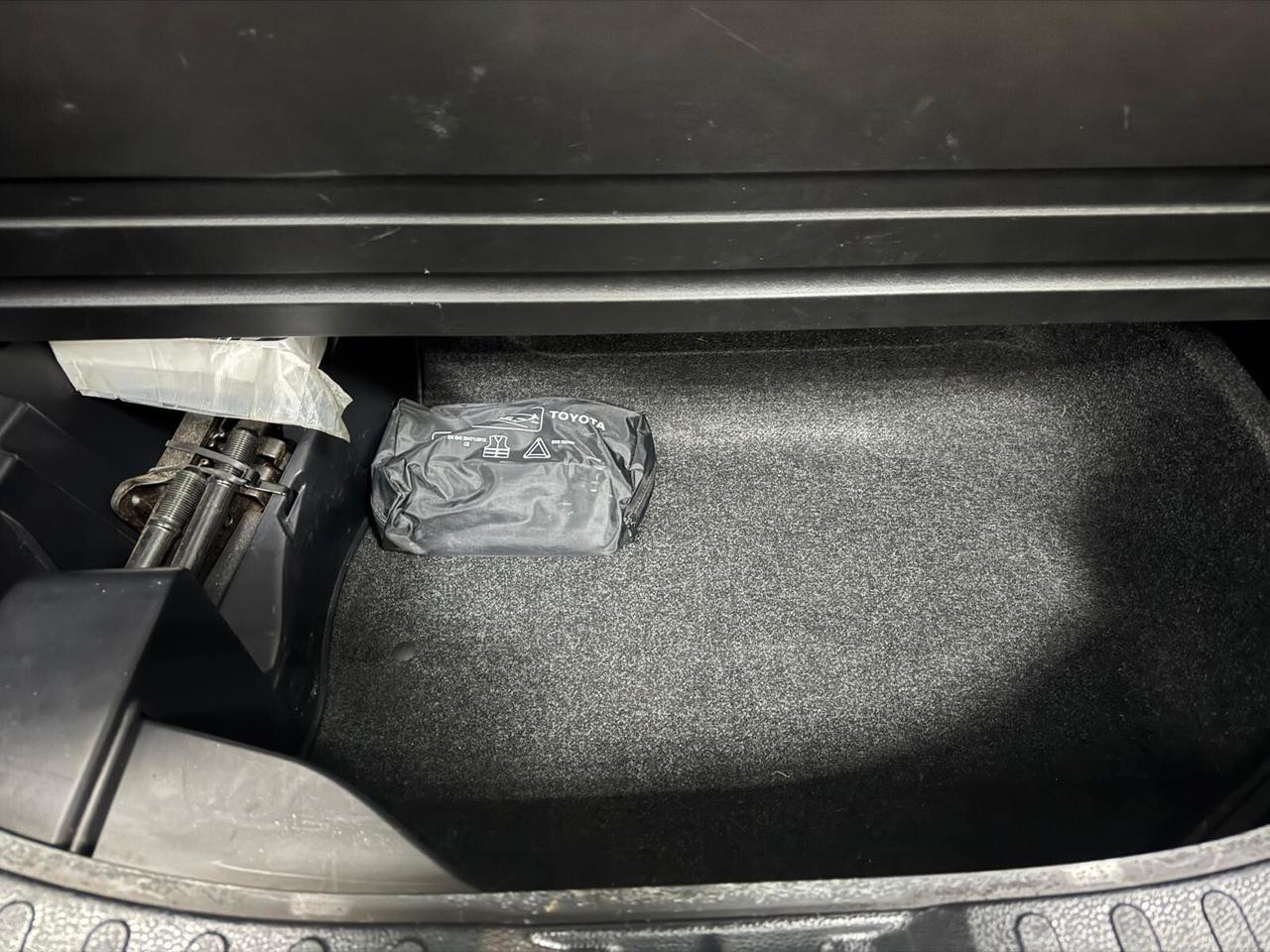 Toyota RAV 4 2.0 D-4D 2WD Lounge MY '17 UNICOPR. PARI AL NUOVO