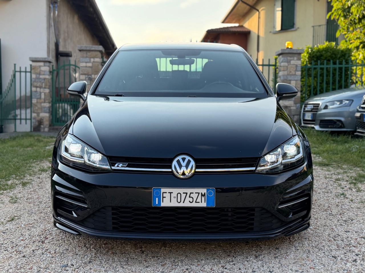 Volkswagen GOLF R LOOK FULLOPT TOTAL BLACK