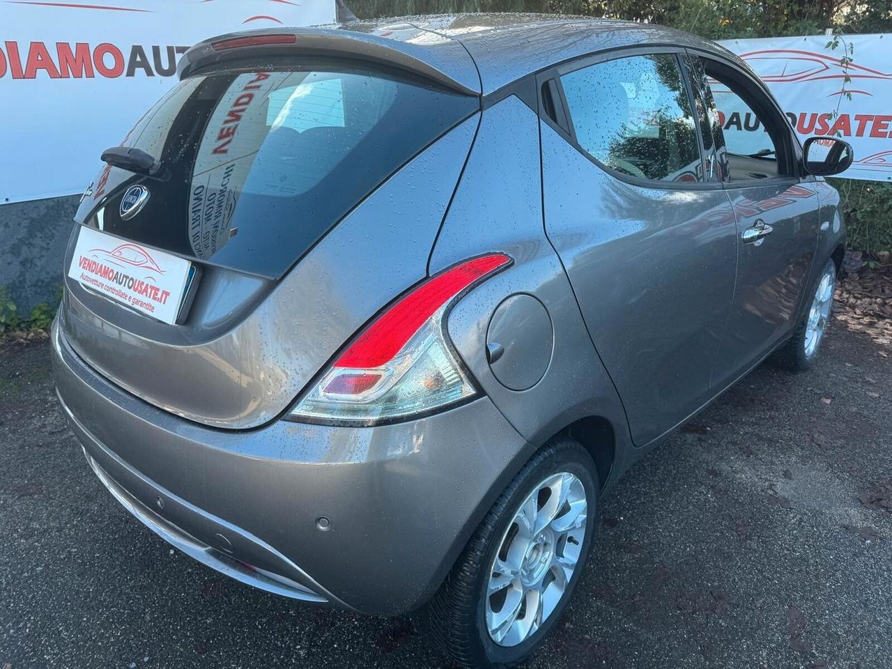 Lancia Ypsilon 1.2 69 CV 5 porte Silver